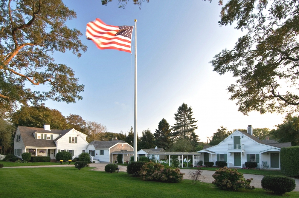 Carriage House Inn Carriage House Inn