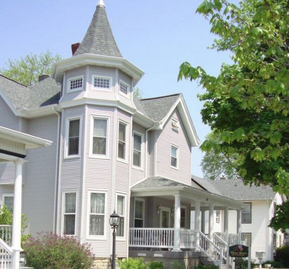Three Roses Bed & Breakfast Three Roses Bed & Breakfast
