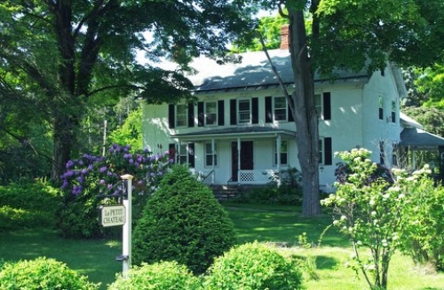 Le Petit Chateau Inn Le Petit Chateau Inn
